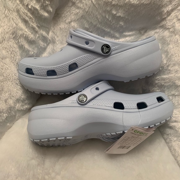 Crocs Clogs - Picture 4 of 5